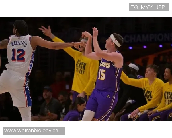 东契奇伤退，里夫斯35分奇兵制胜！湖人逆转76人捍卫主场